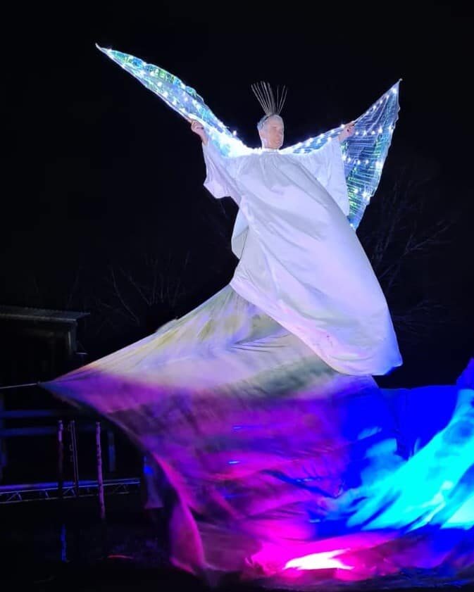 The Archangel Gabriel appears to the shepherds